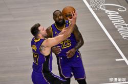 爱游戏体育-詹姆斯回归赛场，惊险取胜首场状态亮眼，篮网观众沸腾！的简单介绍