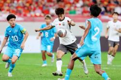 爱游戏体育-萨拉赫在中国队比赛中赛况扑朔迷离，绝杀引发热议！的简单介绍